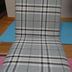 四段階式、座椅子購入しましたが、必要無くなりました、使用感無し、...