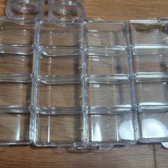 プラスチック　透明　ケース　アクセサリー台紙の画像