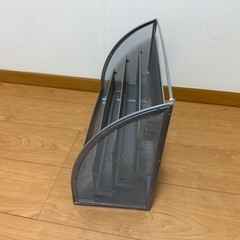 マガジンラック 4段 (ニトリ)の画像