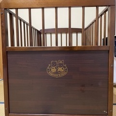 ベビーベッド。