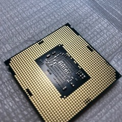 Intel Xeon E3-1240 v5  i7-6700相当　2500円の画像