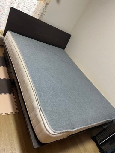 【取引停止中】ダブルベッド 収納付き (フレームのみ)