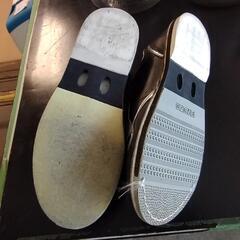 ボーリングシューズ黒 26.5EEの画像