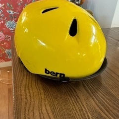 お値下げ中！Bern 子ども用ヘルメット