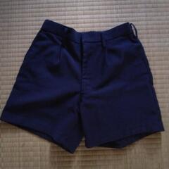 小学生男児の制服、160サイズの半ズボン