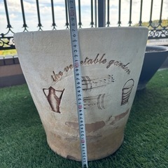 素焼き　プランター大　かけありの画像