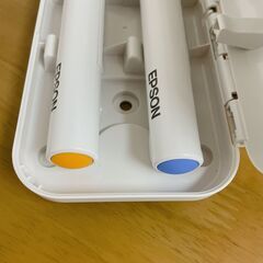 【中古美品】EPSON ビジネスプロジェクター用 電子ペン黄・青２本EB-436WT用★引き取り送料0円の画像