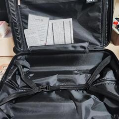 「お取り引きご相談中」早い者勝ち！　新品未使用　スーツケース・キャリーバッグ36L＋防水カバーの画像