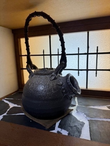 信楽焼　陶器の花瓶です　骨董　