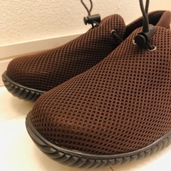 新品未使用　室内での試し履きのみ　メッシュシューズ　23.5㌢の画像