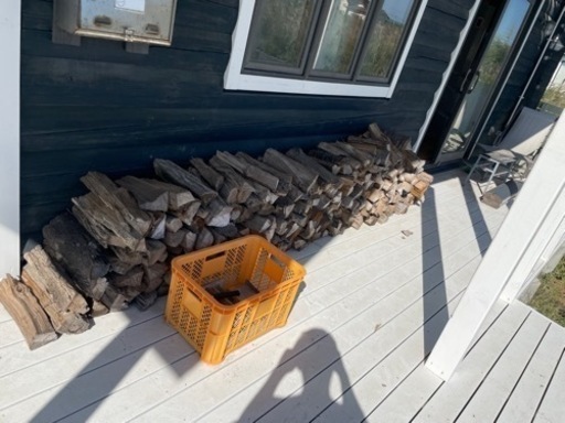 薪　キャンプ　暖炉