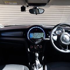 検査7年11月ミニクーパー 実走行6.9万km/HDDナビ/地デジ/Bluetoothオーディオバックカメラ/LEDヘッドライト/デイライト/社外16インチアルミの画像