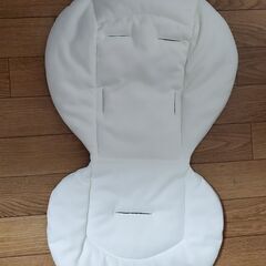 【購入者さま決まりました】コンビ　ハイローチェア　ネムリラエッグショック（防水カバーつき）の画像