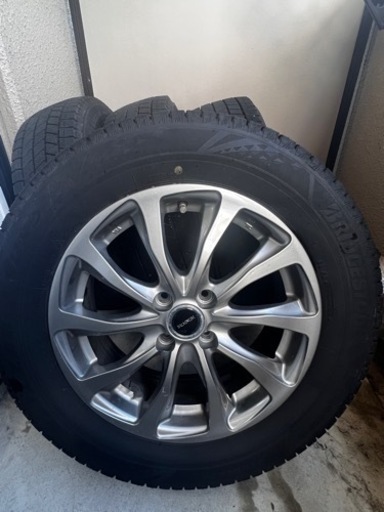 スタッドレスタイヤ(ブリヂストン) ホイル付き　受け取り者内定済み