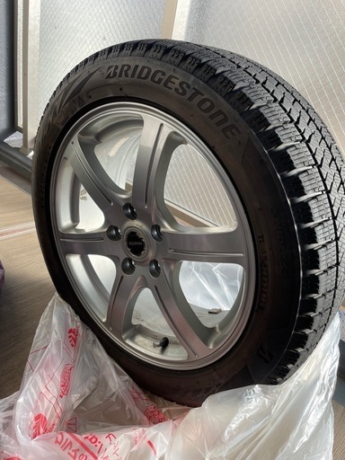 スタッドレスタイヤ　215/50R17 VRX2