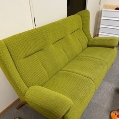 ソファ　リサイクルショップで処分予定