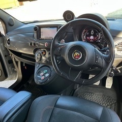 【早い者勝ち 美車‼️】アバルト595コンペティツィオーネ アクラポビィッチマフラーの画像
