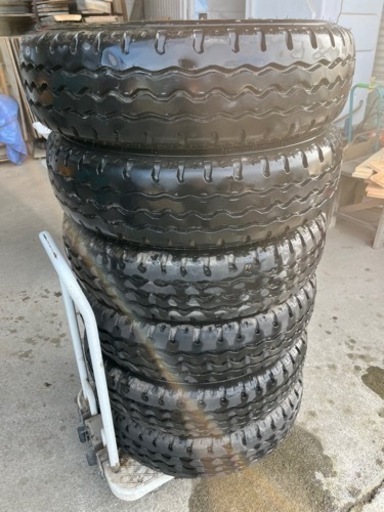 2トントラック　ノーマルタイヤ6本セット　新車外し