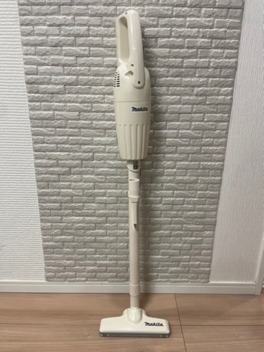 マキタ　充電式クリーナー　掃除機