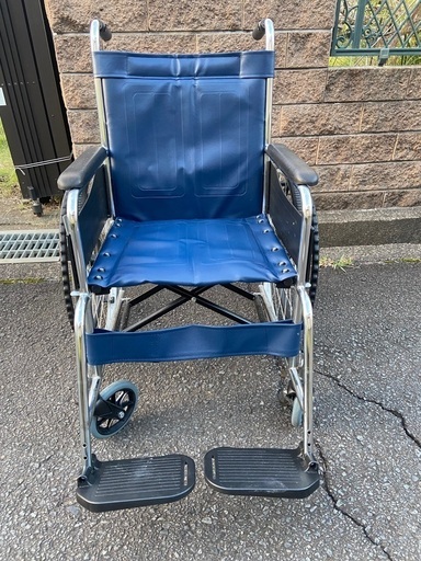 【再値下げしました】[中古]自走式車椅子　折りたたみ　マキテック　ビニールシート