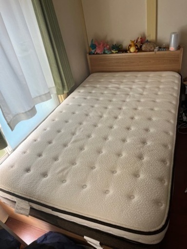 【値下げ】組立式セミダブルベッド&マットレス【相談可】※車で取りに来れる方。