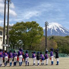 ソフトボールのチームメイト集まれ!