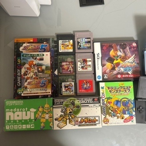 任天堂　Nintendo ニンテンドーDSlite ニンテンドーSP メダロット、ドラクエ、ポケモン等ソフト
