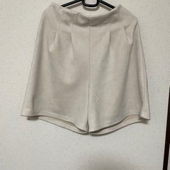 ベロア素材っぽいボトムス ベージュ