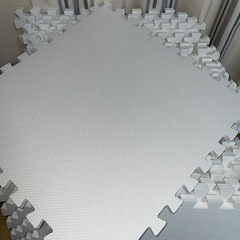 お取引決定【自宅までの引取りで2000円OFF】ジョイントマット  60×60 厚さ2cm 32枚 コーナー付きの画像