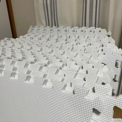 お取引決定【自宅までの引取りで2000円OFF】ジョイントマット  60×60 厚さ2cm 32枚 コーナー付きの画像