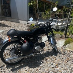 YB-1 four ブラック の画像