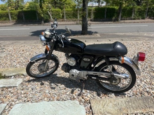 YB-1 four ブラック