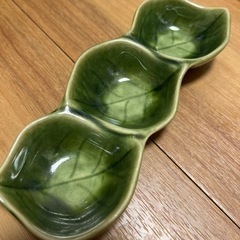 可愛い 葉の模様 小皿 お皿