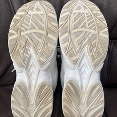通学靴（中古）23.5  足幅3E  MOONSTAR  中学生の画像