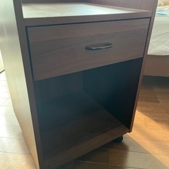 美品✨ベッドサイドテーブル