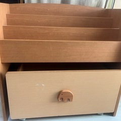 (決まりました)中古　本棚とおもちゃ箱
