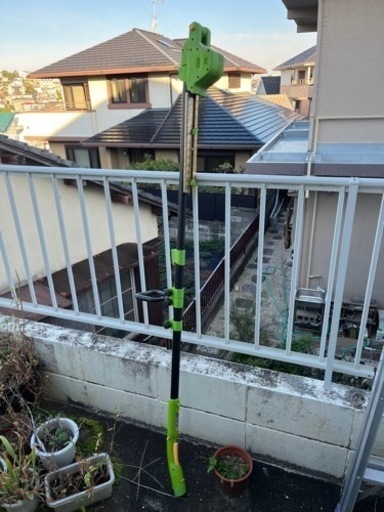 マジックトリマー 伸縮植木・庭木バリカン 軽量設計 角度調節可能 ガーデンヘッジトリマー 剪定 コードレス バッテリー式