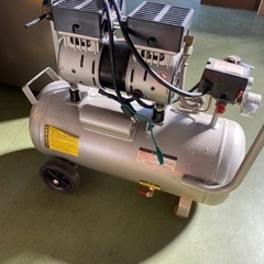 オイルレスエアーコンプレッサーの画像