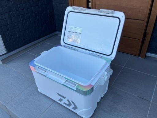 ダイワ　クーラーボックス　27L プロバイザーHD EX ZSS2700 ホロシルバー