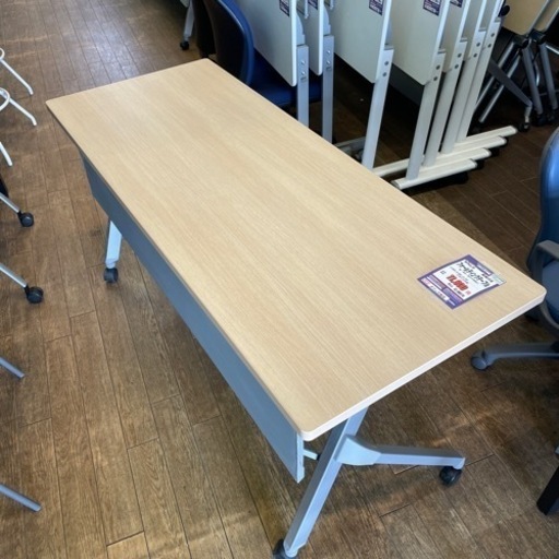 JJJ-7 【オフィス家具専門店】オカムラのフォールディングテーブルです！ r5.10/24時点で在庫数11点あり