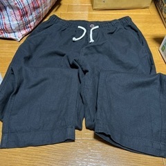 ズボン黒色