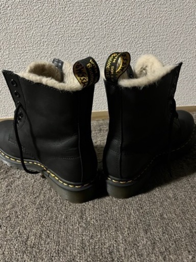 【決まりました】Dr.Martins 8ホールブーツ 1460serenaファーライン