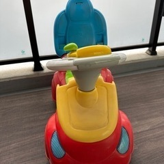 おもちゃ　くるま　乗用玩具　