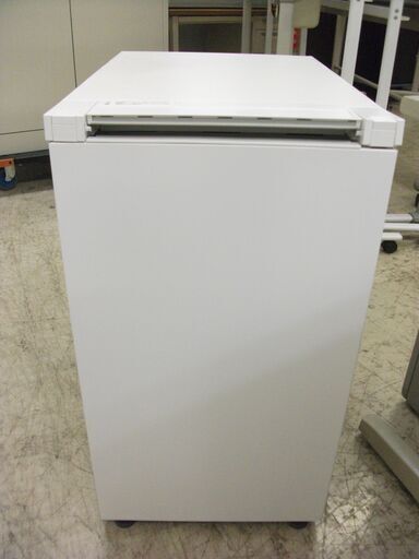 コクヨ　脇机　ホワイト　3段　40×60×72　鍵あり