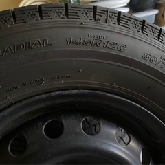 スタッドレスタイヤ　ほぼ新品
