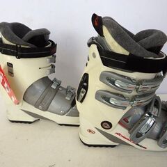 新札幌 スキー靴★NORDICA ジュニア用スキーブーツ 23.5cm /ソールサイズ 275mm/NO 2057の画像