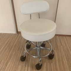 キャスター付き　椅子