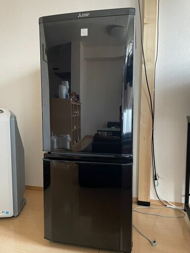 【美品】MITSUBISHI 三菱 ノンフロン冷凍冷蔵庫 MR-P15EE-KK1 146L ブラック系 2020年製【中古品】