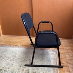 低座椅子の画像
