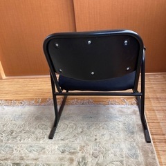 低座椅子の画像